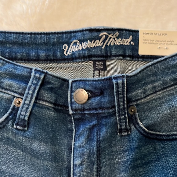 Universal Thread Shorts - Picture 3 of 3